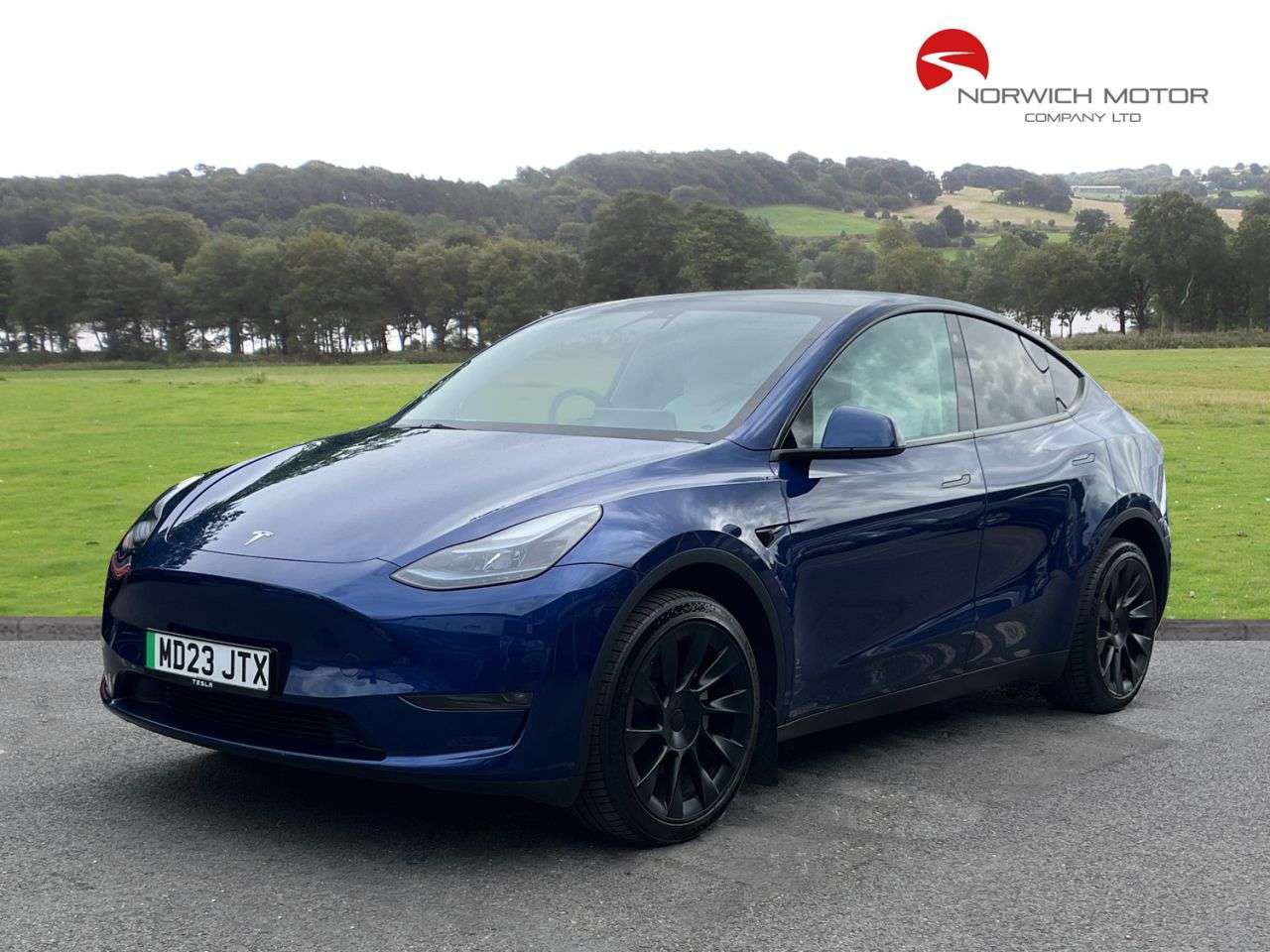 A 2023 TESLA MODEL Y (Dual Motor) Long Range SUV 5dr Electric Auto 4WDE (384 bhp) Optional extra A 2023 TESLA MODEL Y (Dual Motor) Long Range SUV 5dr Electric Auto 4WDE (384 bhp) Optional extra