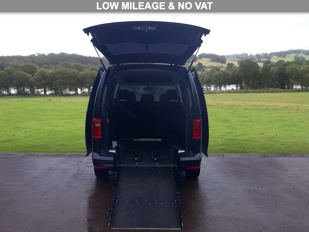 A 2020 VOLKSWAGEN CADDY MAXI LIFE 2.0 TDI MPV 5dr Diesel DSG Euro 6 (s/s) (102 ps) Automatic A 2020 VOLKSWAGEN CADDY MAXI LIFE 2.0 TDI MPV 5dr Diesel DSG Euro 6 (s/s) (102 ps) Automatic