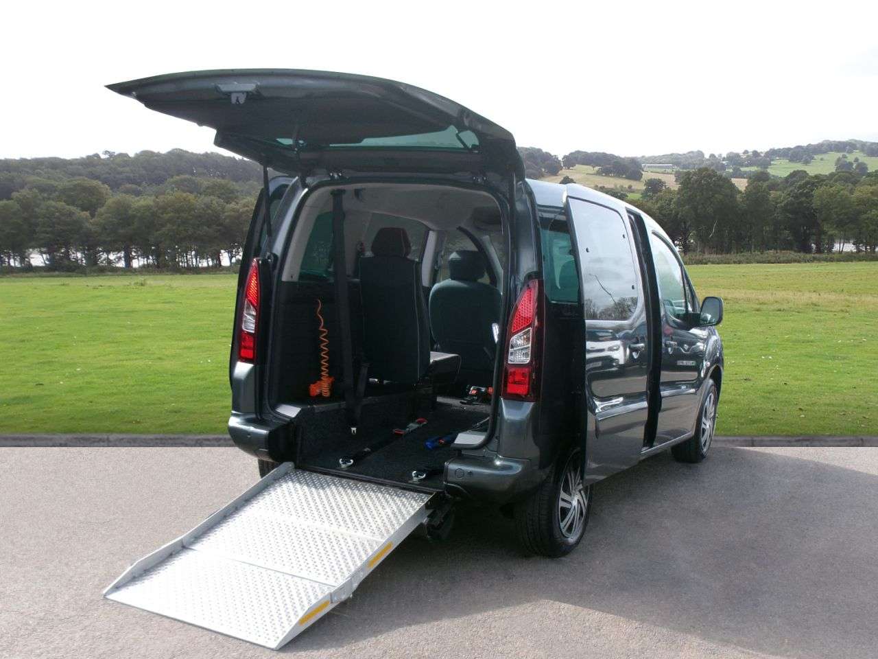 A 2019 CITROEN BERLINGO 1.6 BlueHDi Feel Multispace MPV 5dr Diesel Manual Euro 6 (100 ps) POWER WIN A 2019 CITROEN BERLINGO 1.6 BlueHDi Feel Multispace MPV 5dr Diesel Manual Euro 6 (100 ps) POWER WIN