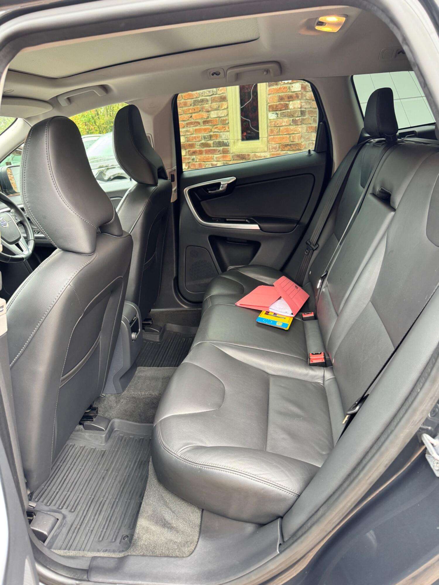 2015 VOLVO XC60 2015 VOLVO XC60