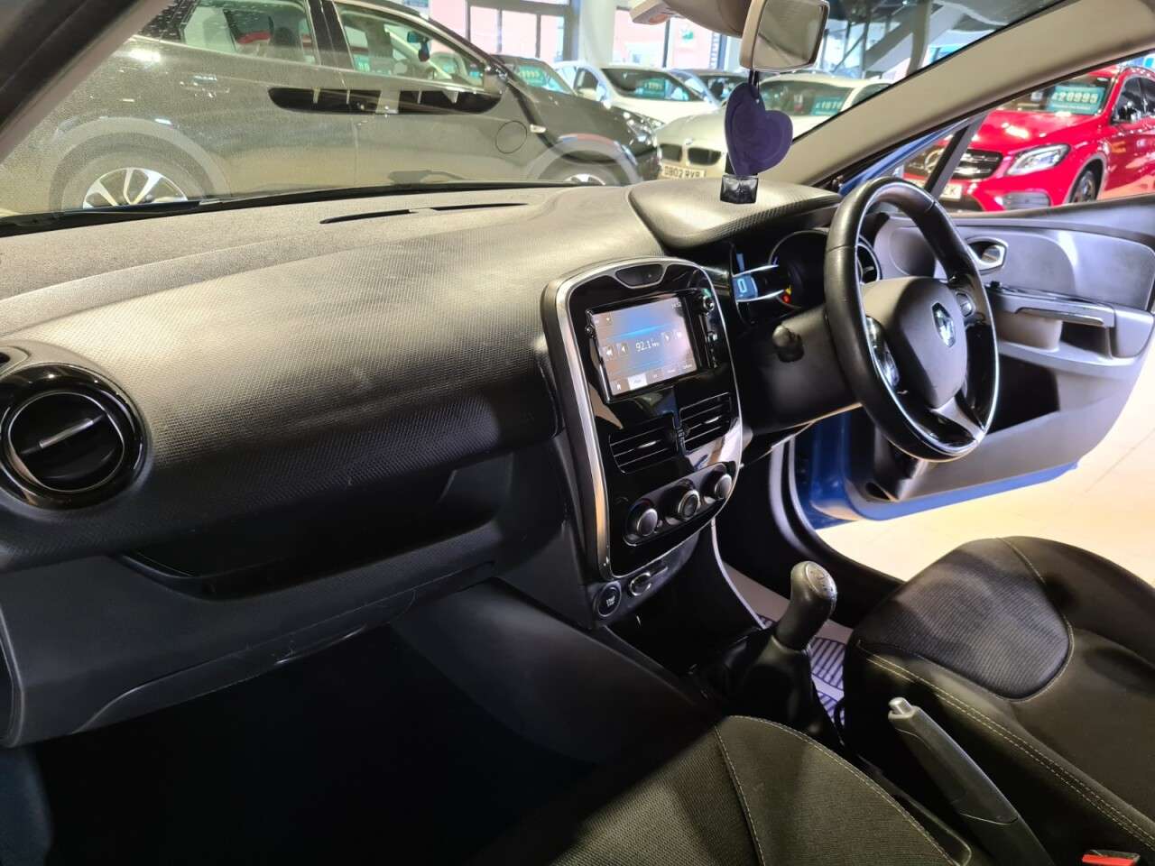 2015 RENAULT CLIO 2015 RENAULT CLIO