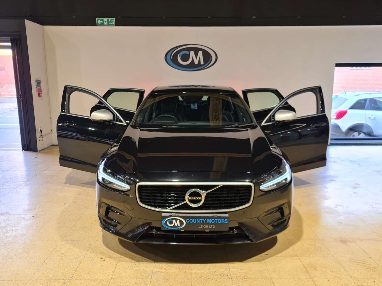 2019 VOLVO S90 2019 VOLVO S90