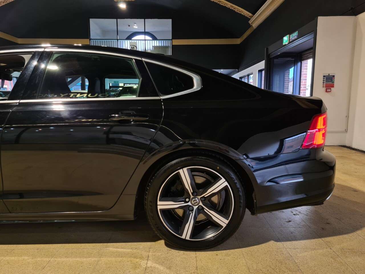 2019 VOLVO S90 2019 VOLVO S90