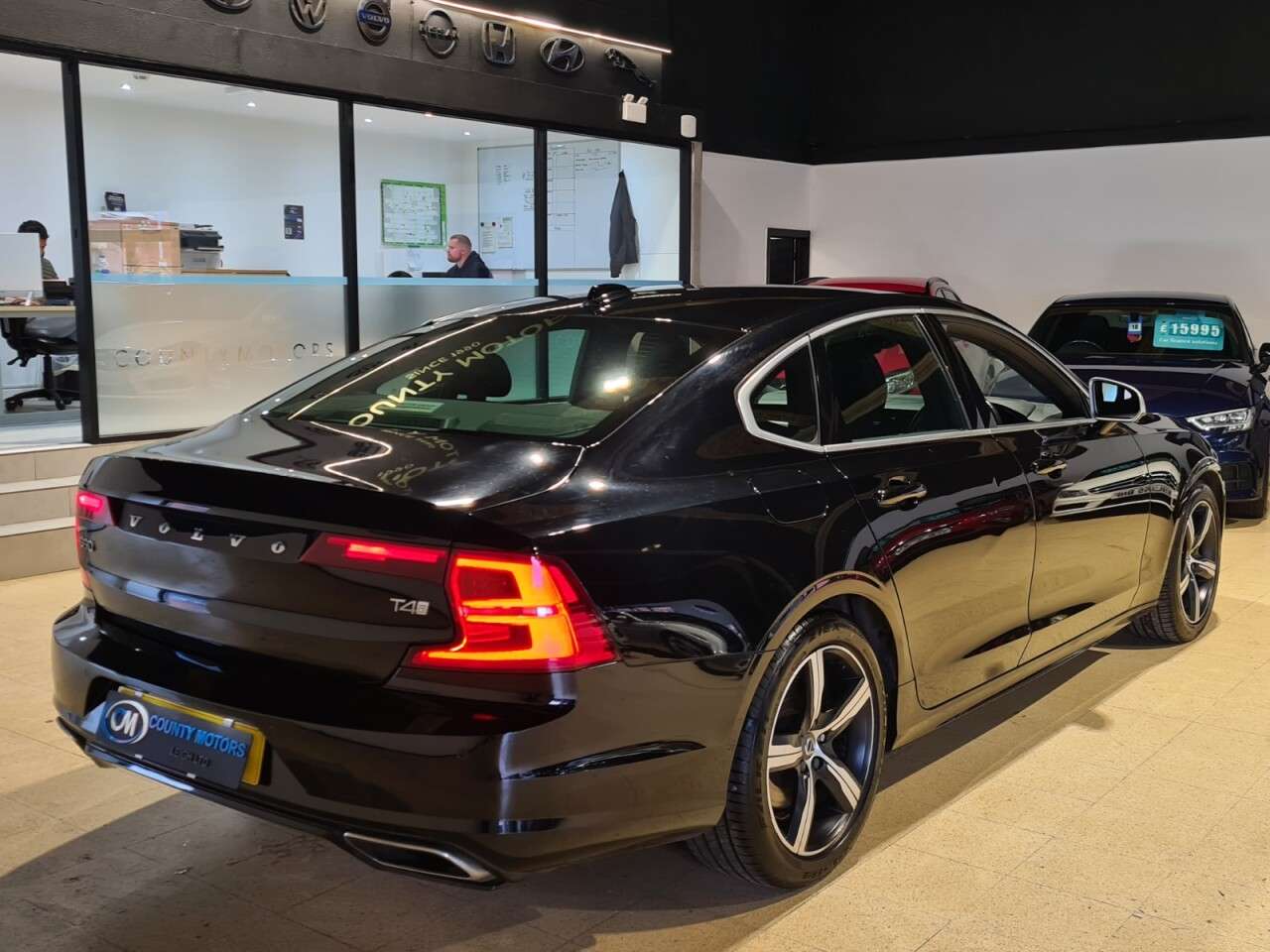2019 VOLVO S90 2019 VOLVO S90