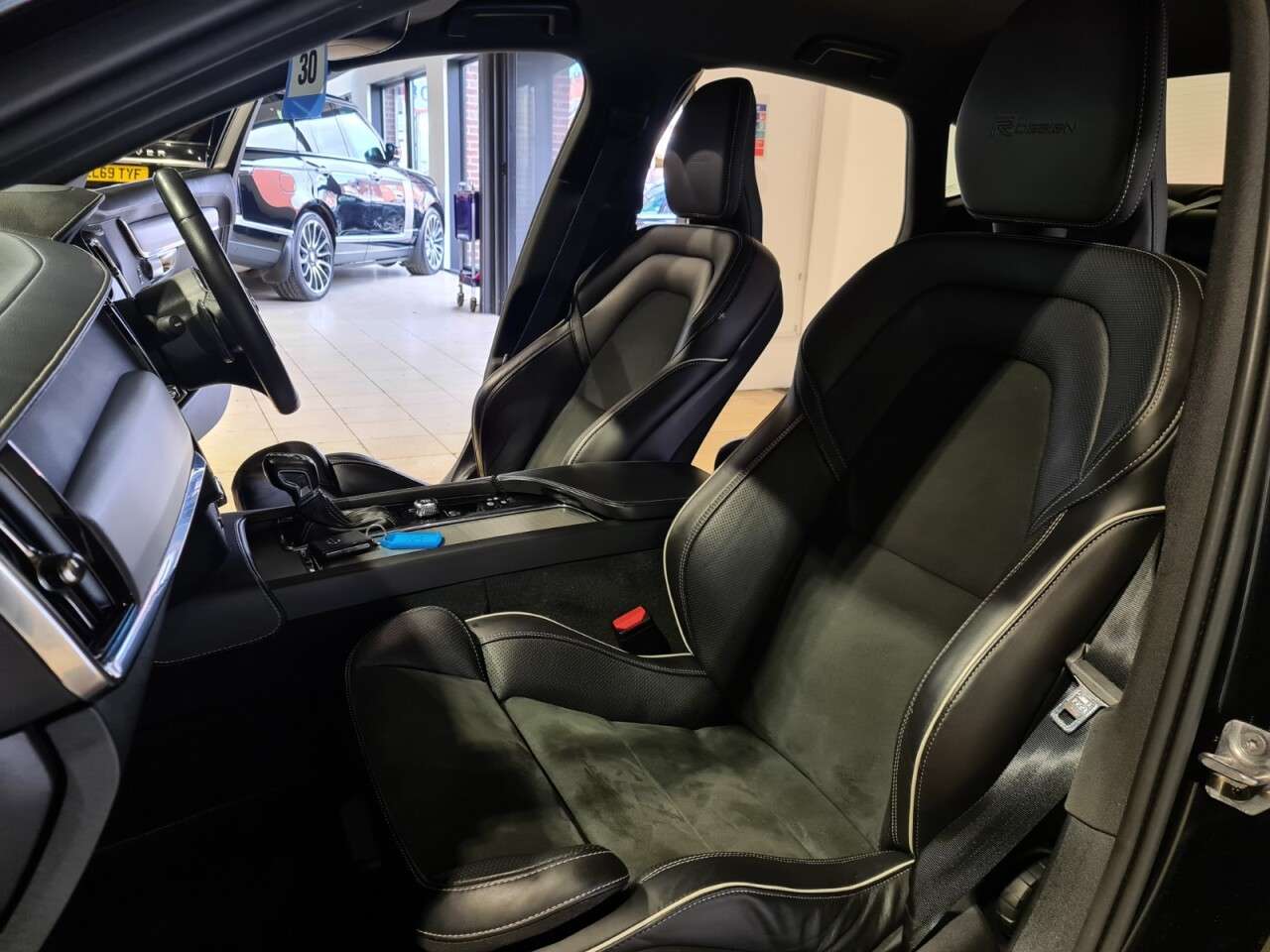 2019 VOLVO S90 2019 VOLVO S90