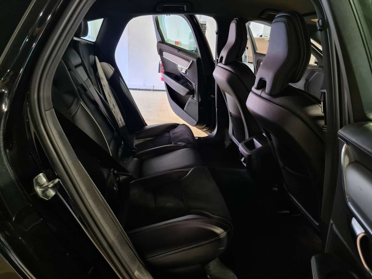 2019 VOLVO S90 2019 VOLVO S90