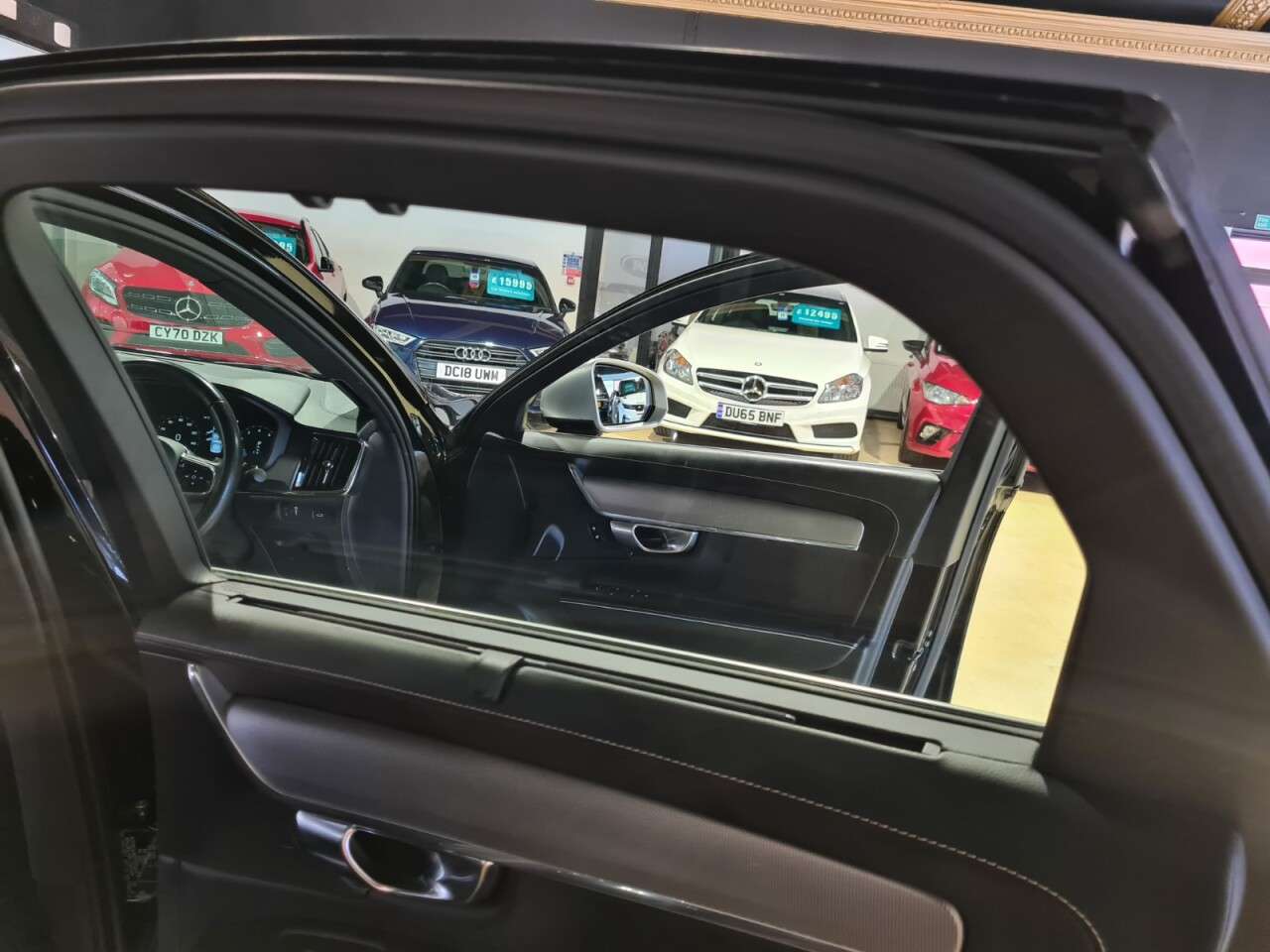 2019 VOLVO S90 2019 VOLVO S90