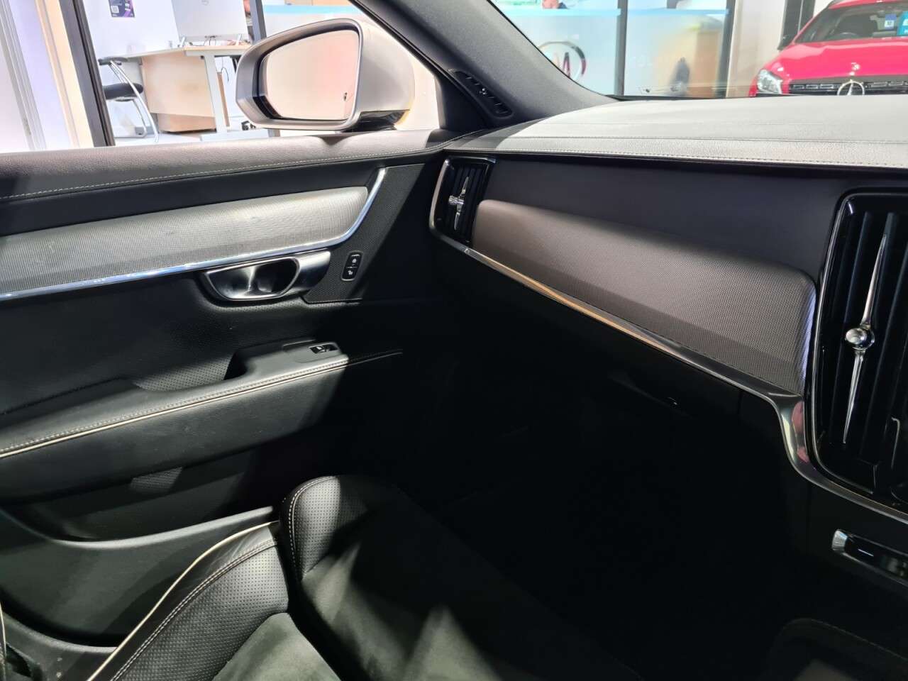 2019 VOLVO S90 2019 VOLVO S90