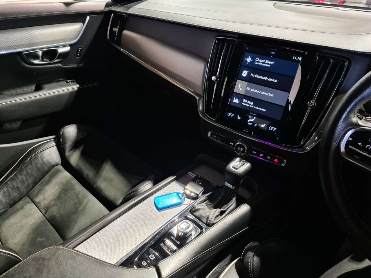 2019 VOLVO S90 2019 VOLVO S90