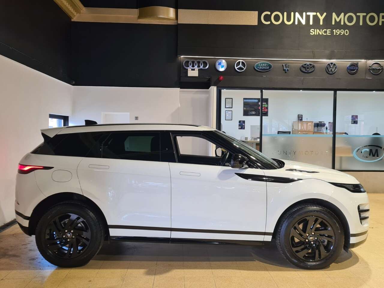 2021 LAND ROVER RANGE ROVER EVOQUE 2021 LAND ROVER RANGE ROVER EVOQUE