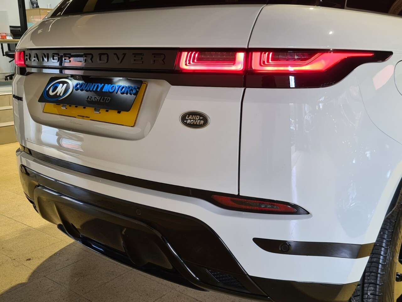 2021 LAND ROVER RANGE ROVER EVOQUE 2021 LAND ROVER RANGE ROVER EVOQUE