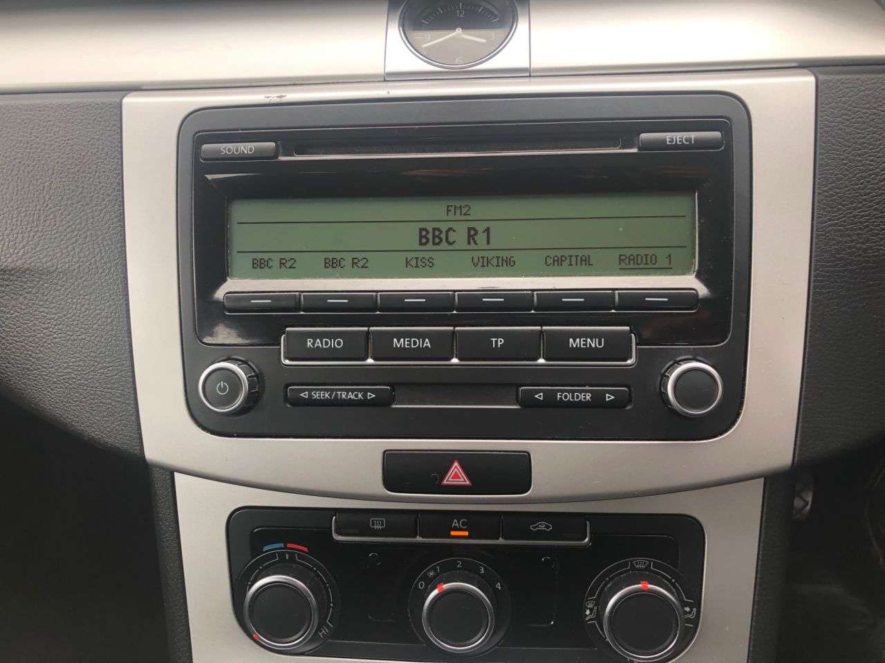 2011 VOLKSWAGEN PASSAT 2011 VOLKSWAGEN PASSAT