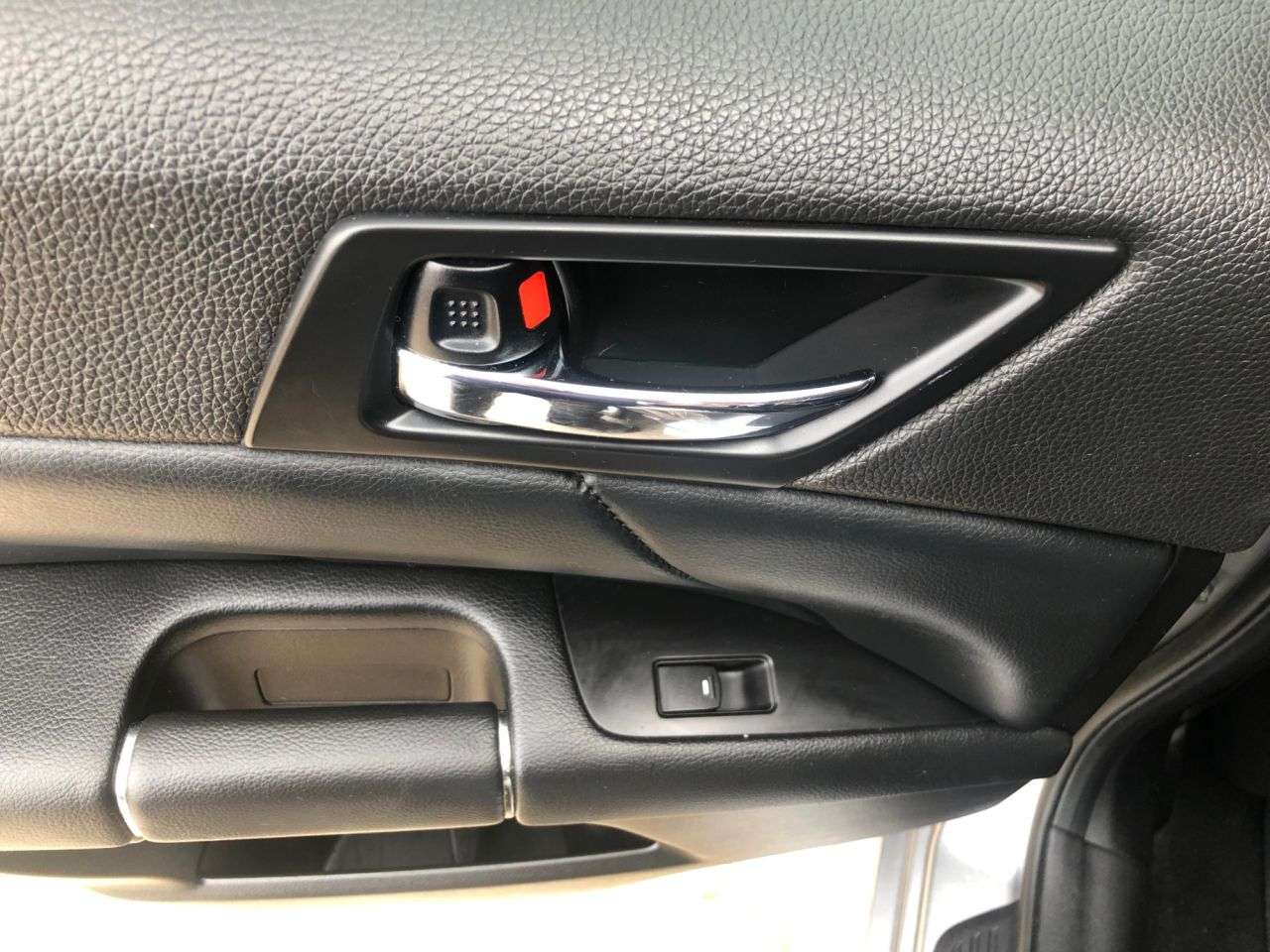 2012 SUZUKI KIZASHI 2012 SUZUKI KIZASHI