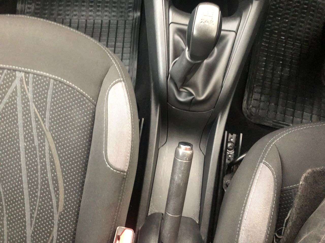 2014 PEUGEOT 208 2014 PEUGEOT 208