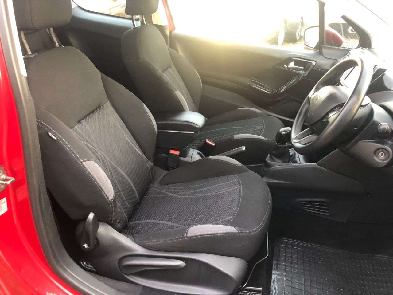 2014 PEUGEOT 208 2014 PEUGEOT 208