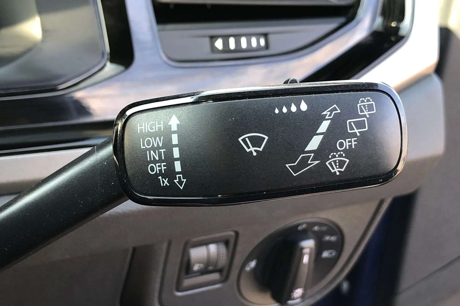 2019 VOLKSWAGEN POLO 2019 VOLKSWAGEN POLO