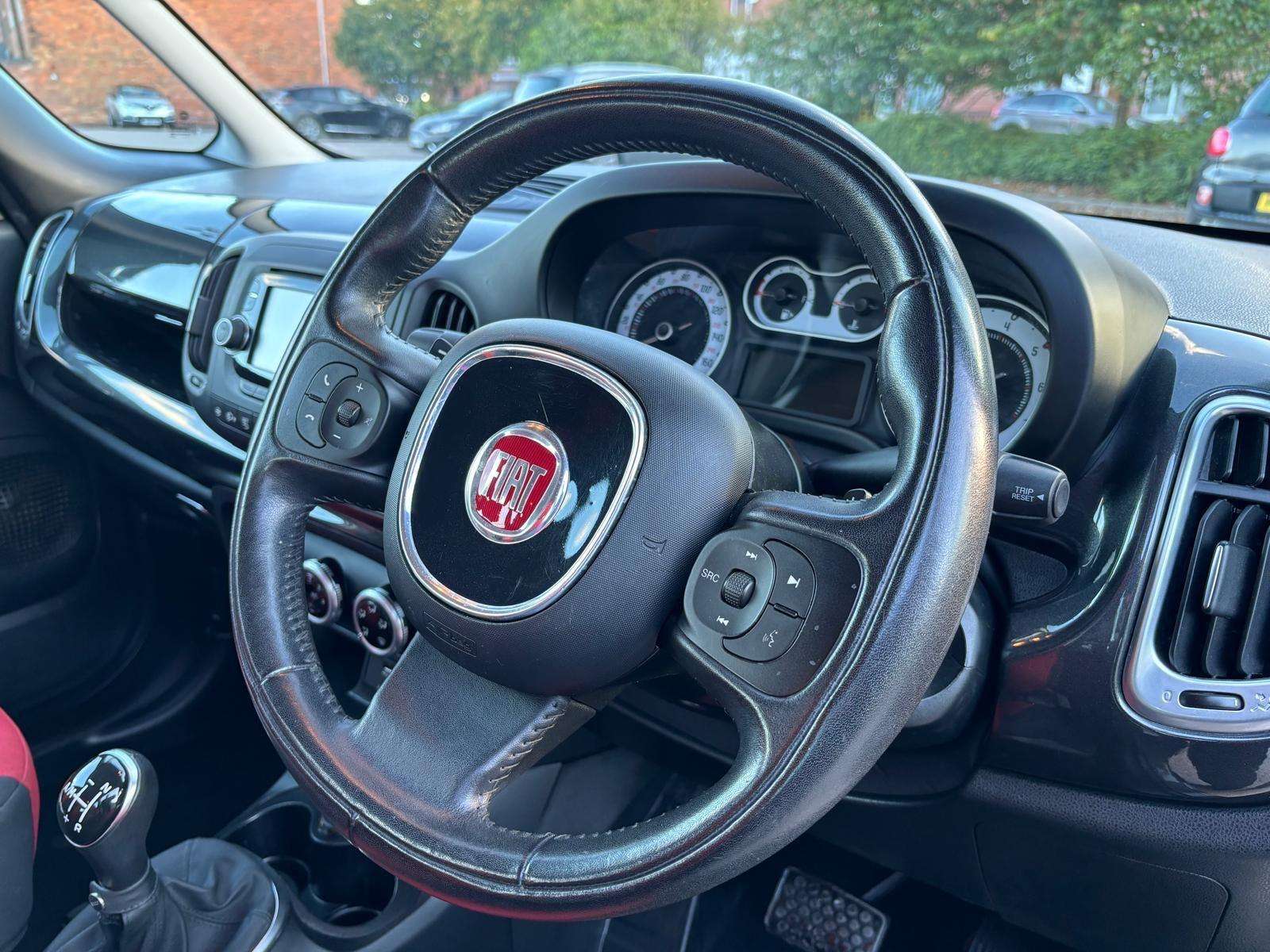 2014 FIAT 500L 2014 FIAT 500L