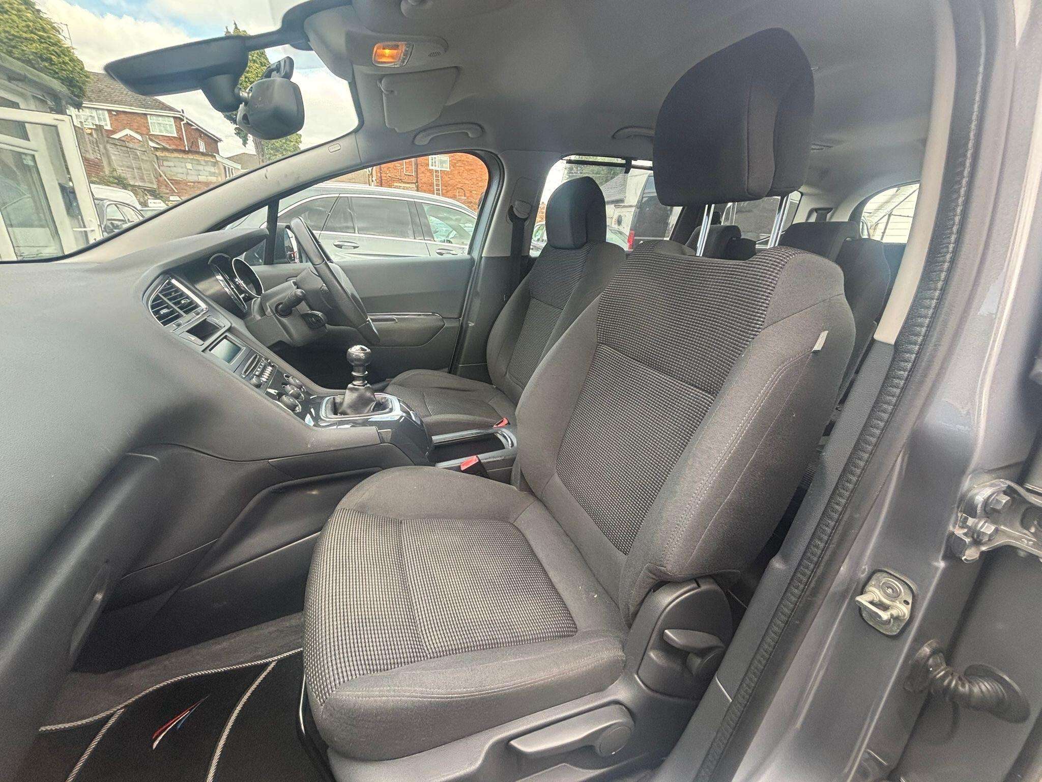 2015 PEUGEOT 5008 2015 PEUGEOT 5008