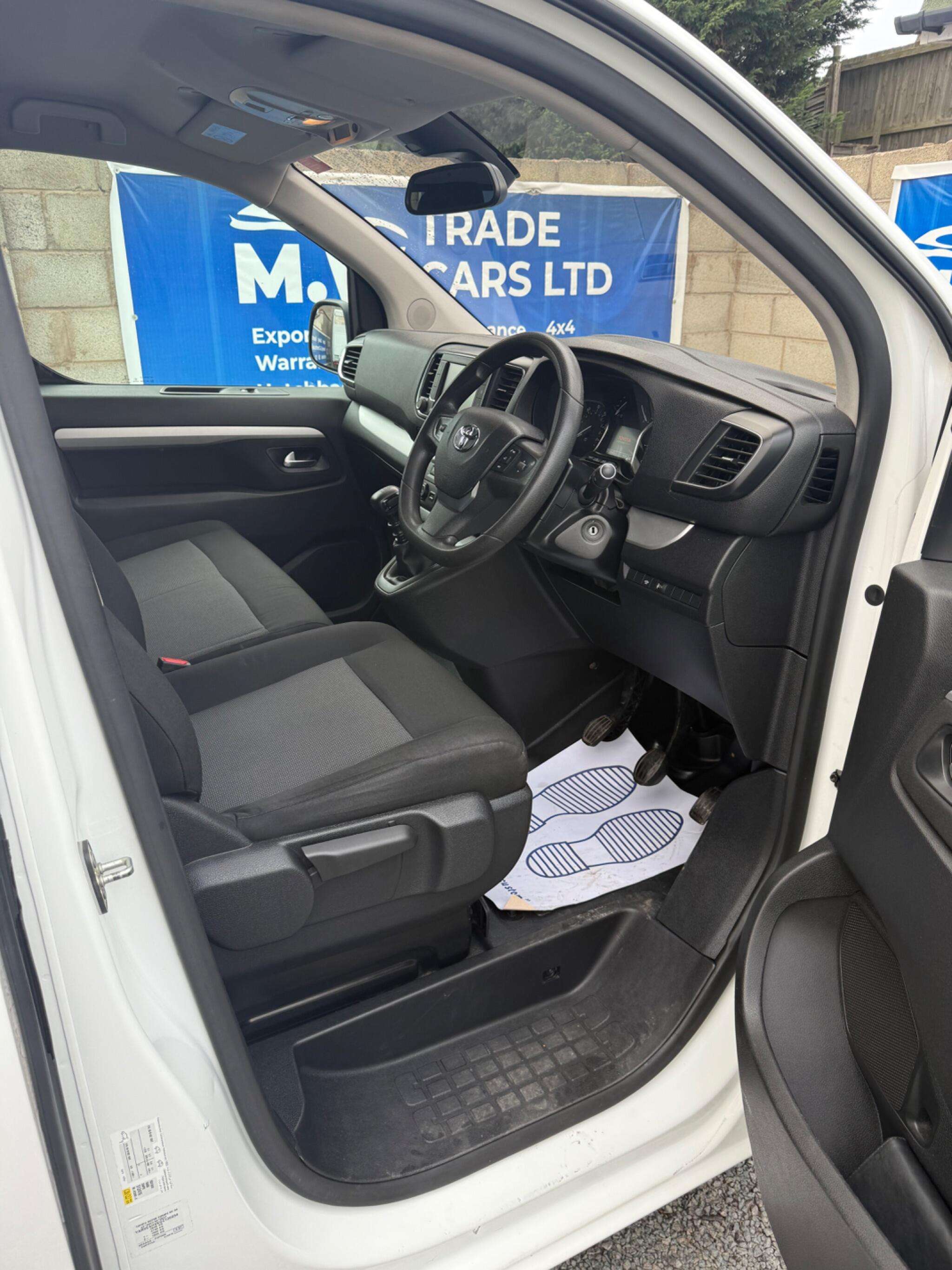 2018 TOYOTA PROACE 2018 TOYOTA PROACE