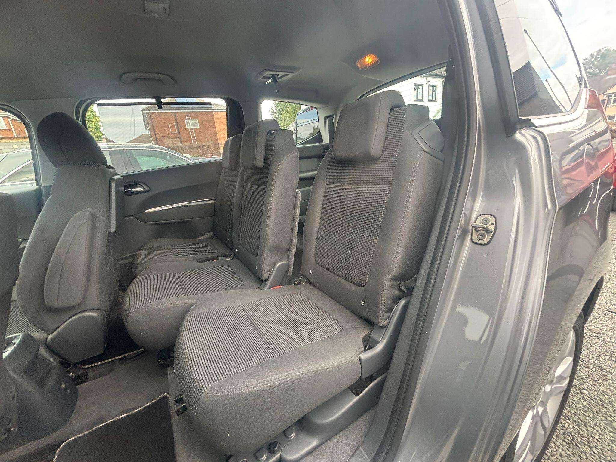 2015 PEUGEOT 5008 2015 PEUGEOT 5008