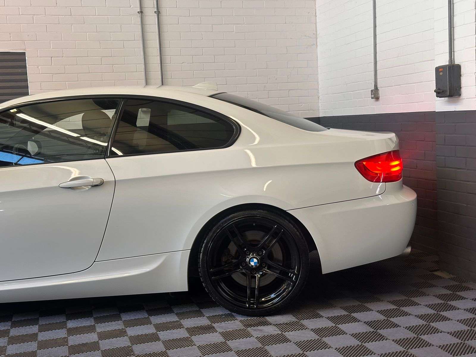 2011 BMW 3 SERIES 2011 BMW 3 SERIES