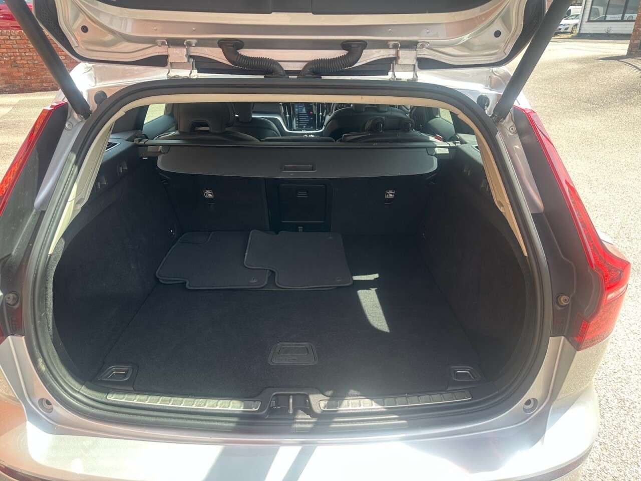 2019 VOLVO V60 CROSS COUNTRY 2019 VOLVO V60 CROSS COUNTRY