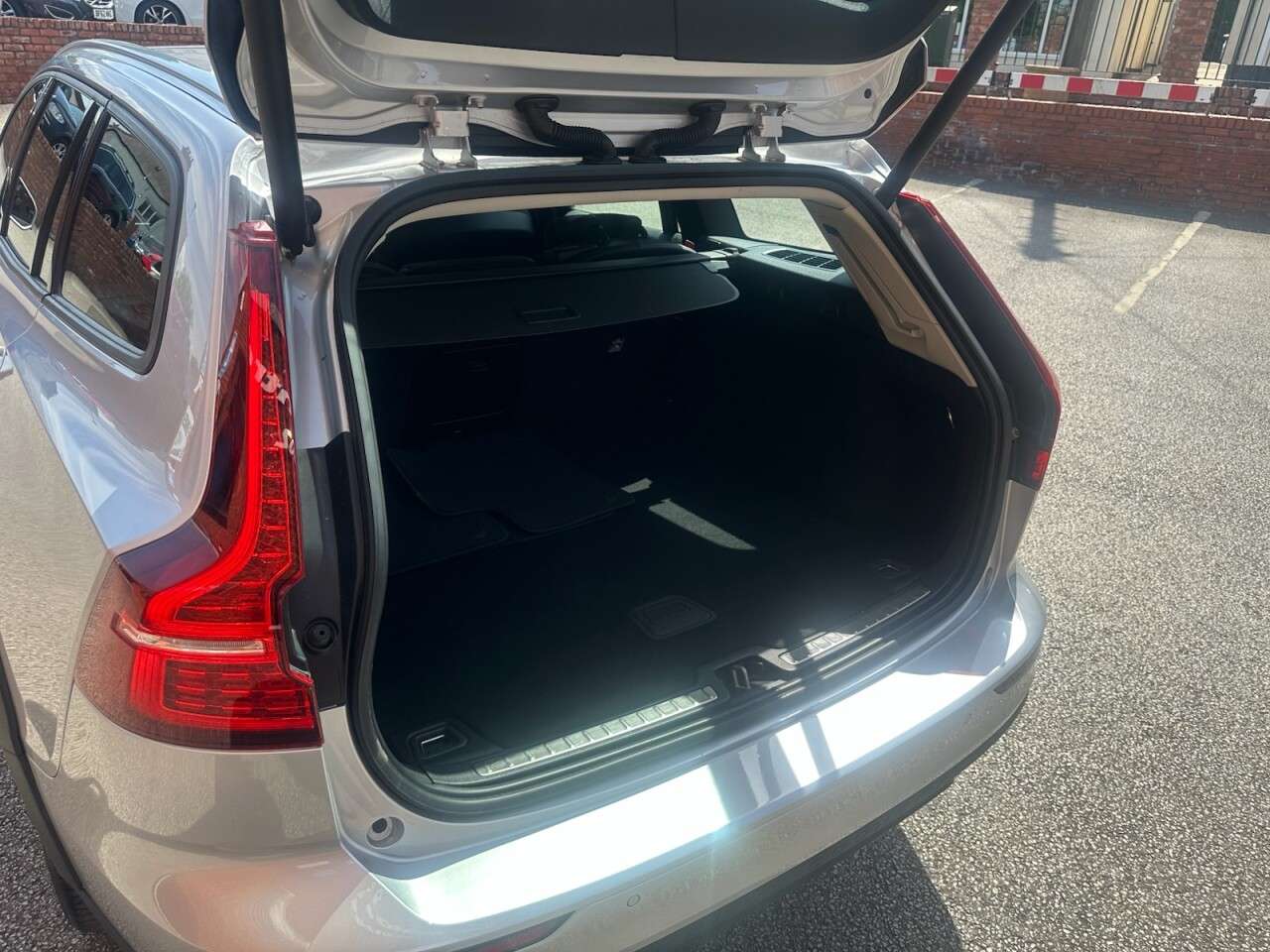 2019 VOLVO V60 CROSS COUNTRY 2019 VOLVO V60 CROSS COUNTRY