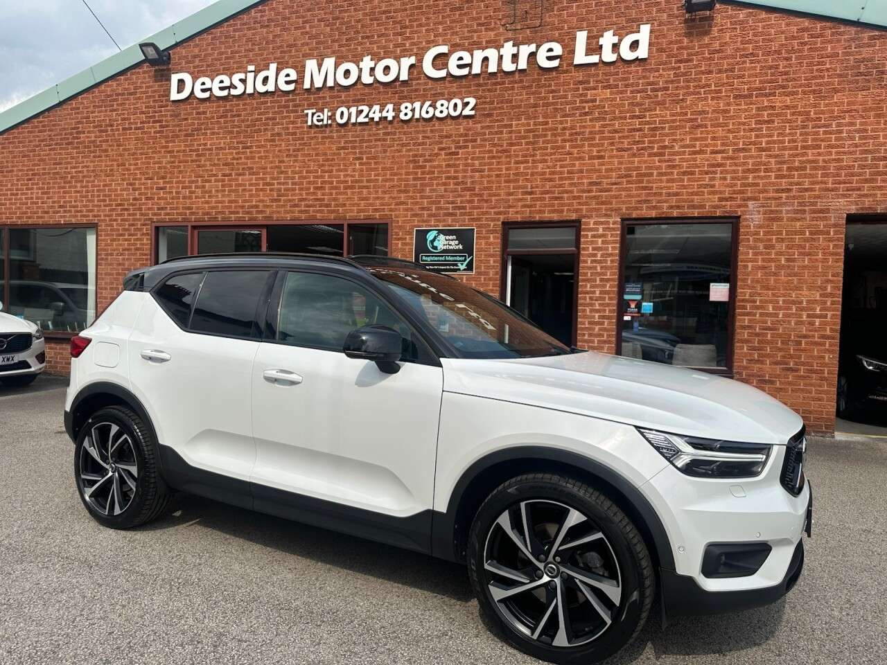 2017 VOLVO XC40 2017 VOLVO XC40