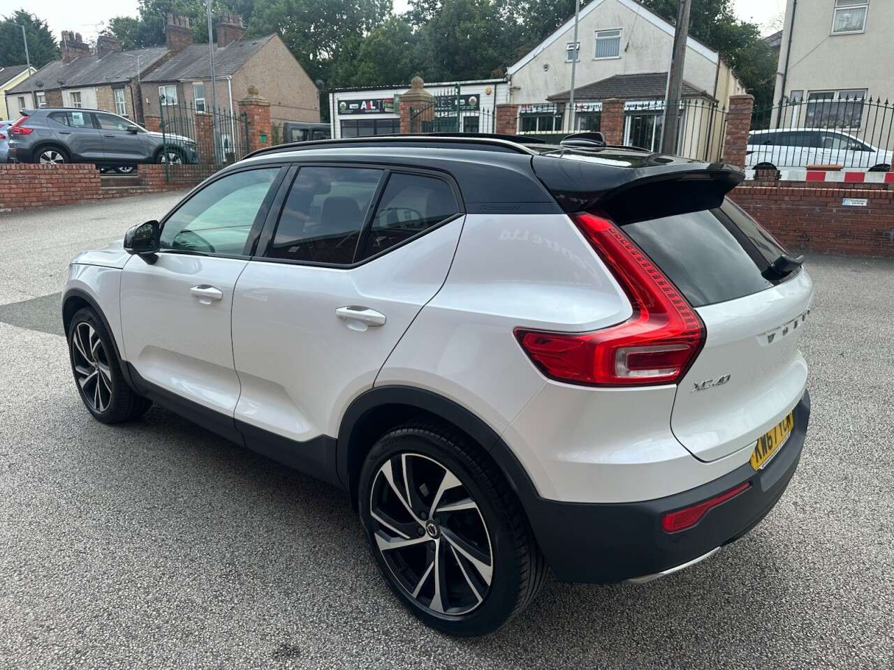 2017 VOLVO XC40 2017 VOLVO XC40