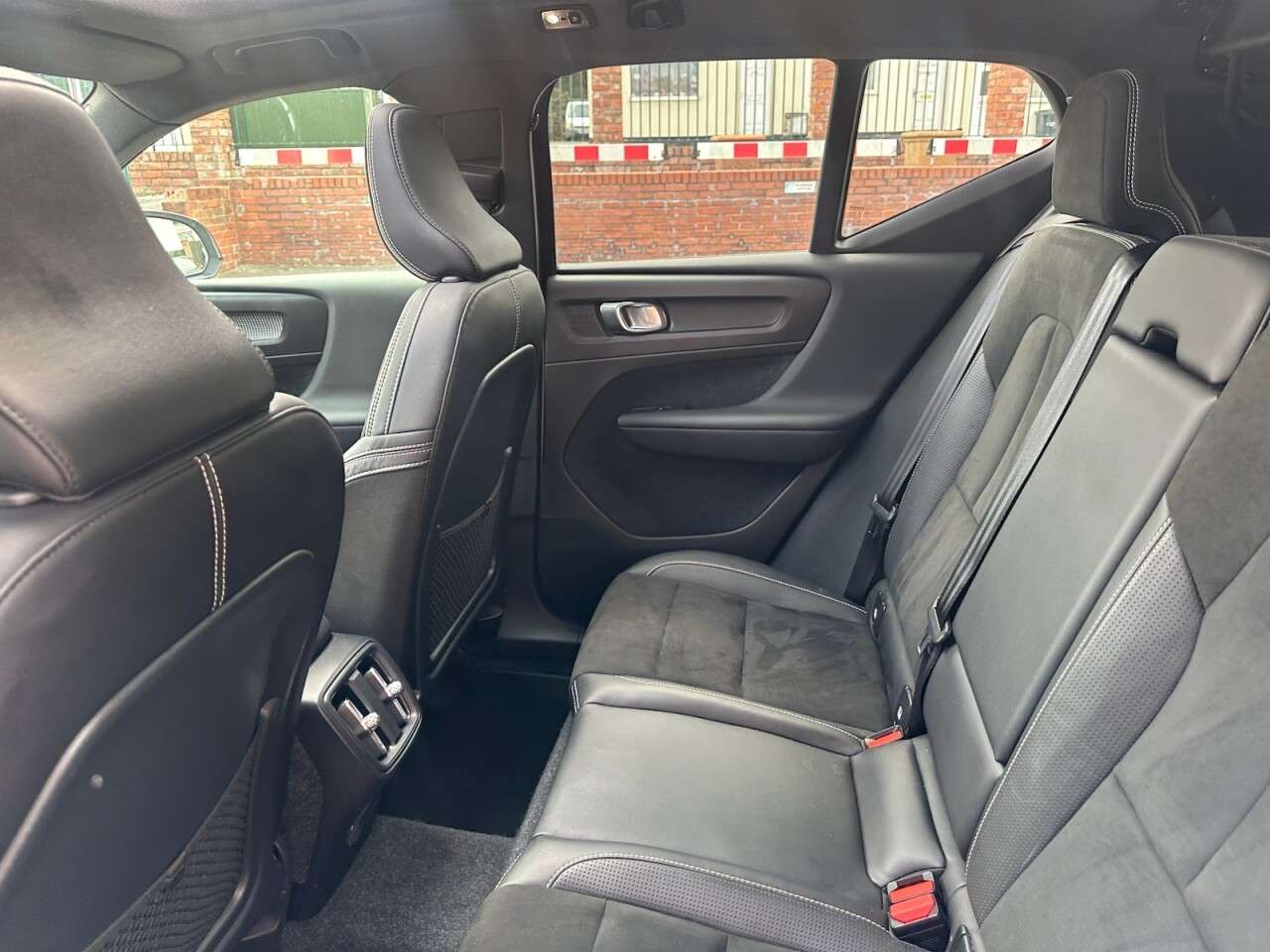 2017 VOLVO XC40 2017 VOLVO XC40