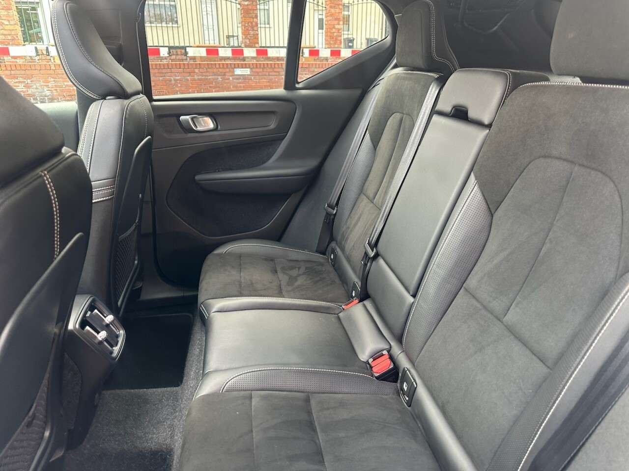 2017 VOLVO XC40 2017 VOLVO XC40