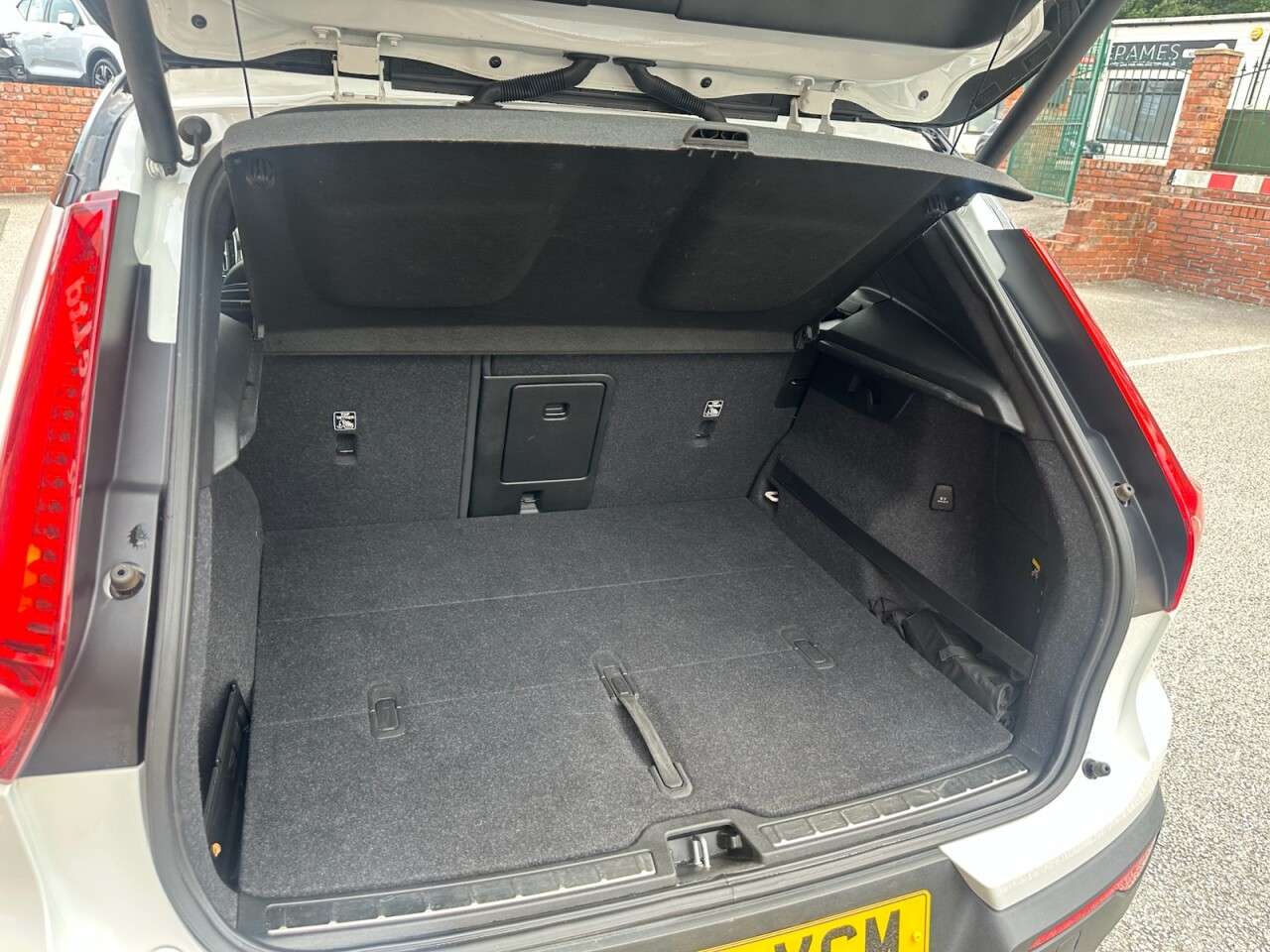 2017 VOLVO XC40 2017 VOLVO XC40