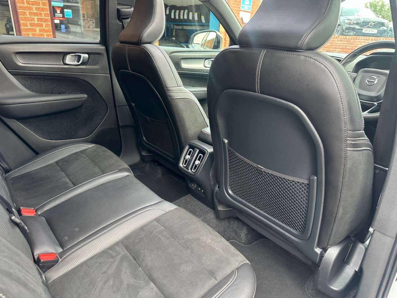 2017 VOLVO XC40 2017 VOLVO XC40