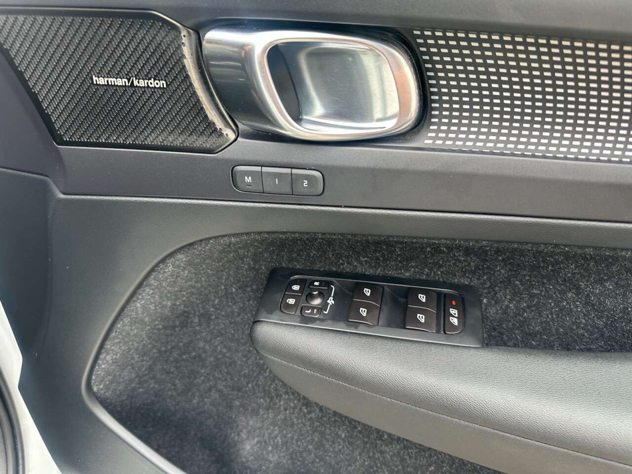 2017 VOLVO XC40 2017 VOLVO XC40