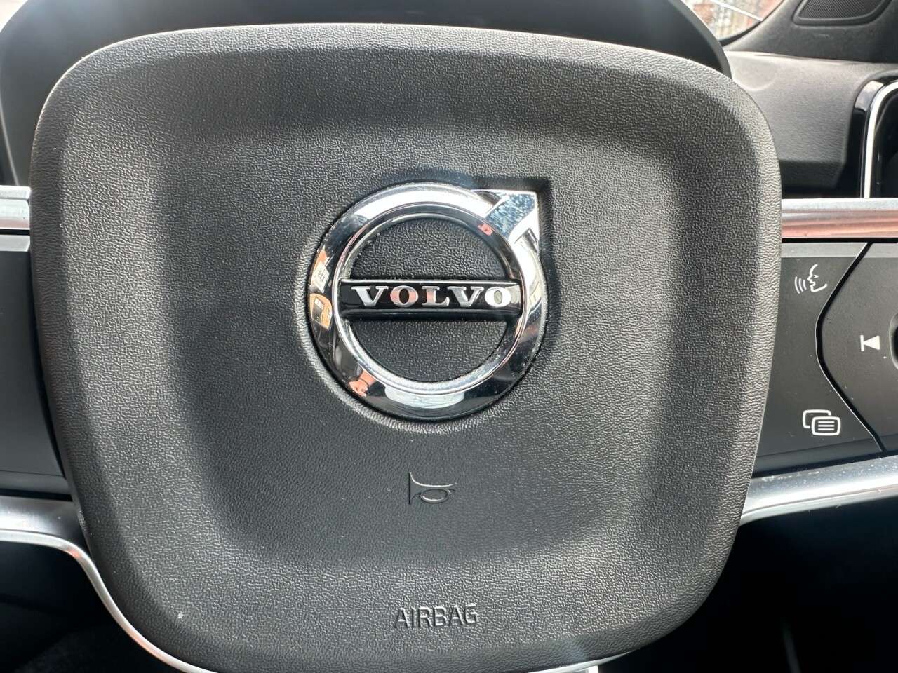 2017 VOLVO XC40 2017 VOLVO XC40