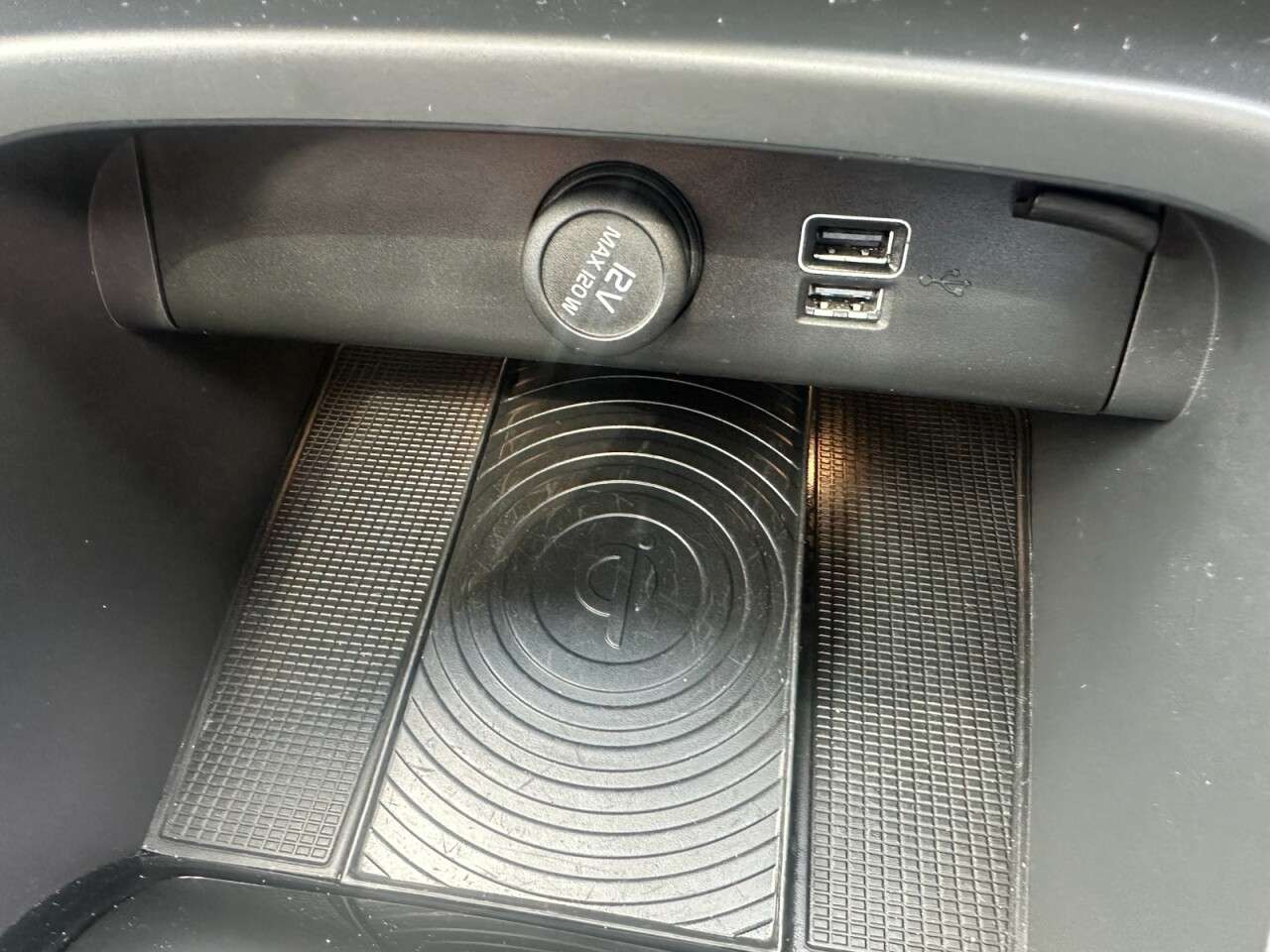 2017 VOLVO XC40 2017 VOLVO XC40