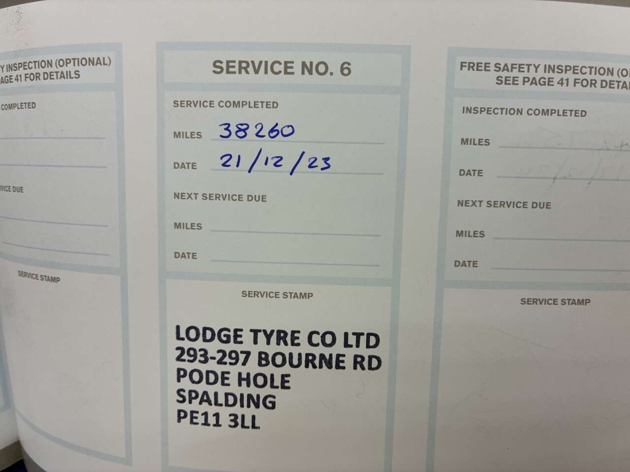 2017 VOLVO XC40 2017 VOLVO XC40