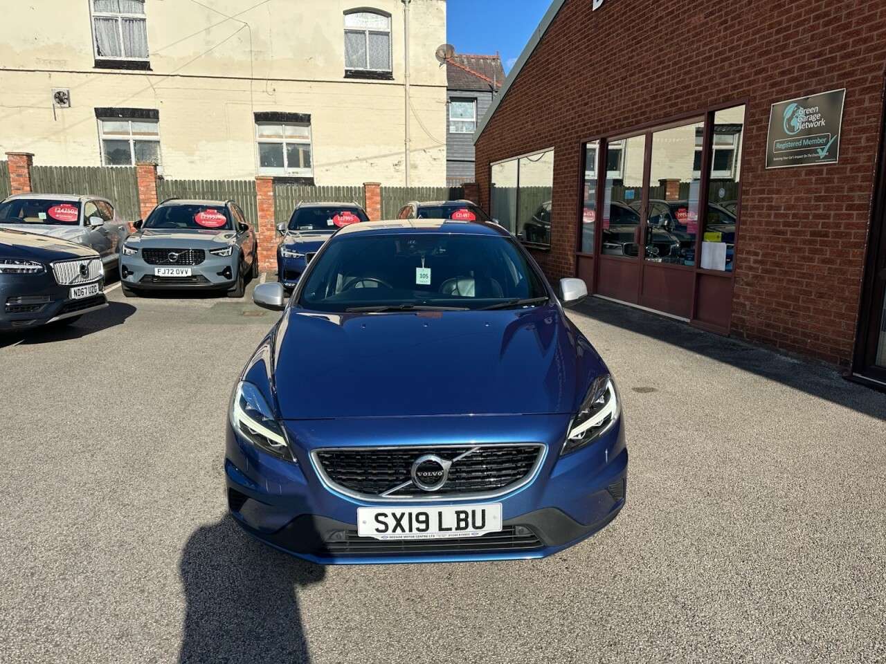 2019 VOLVO V40 2019 VOLVO V40