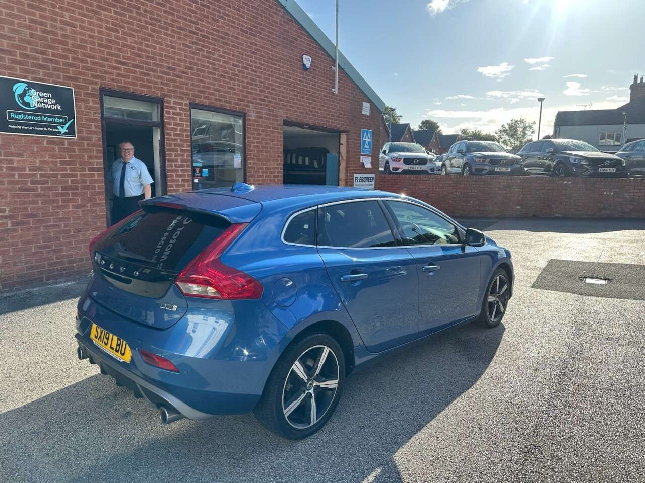 2019 VOLVO V40 2019 VOLVO V40