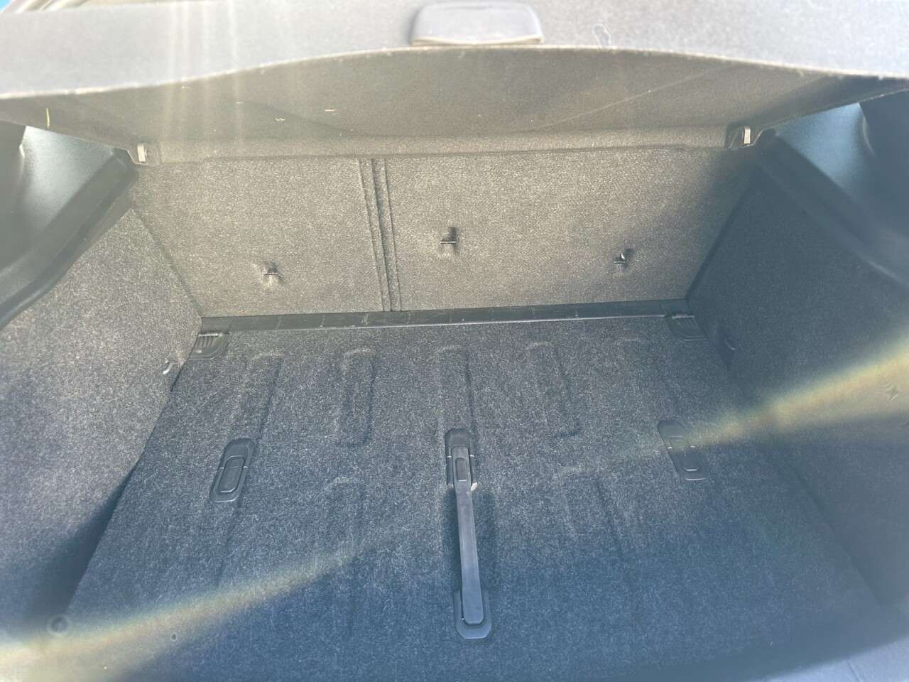 2019 VOLVO V40 2019 VOLVO V40