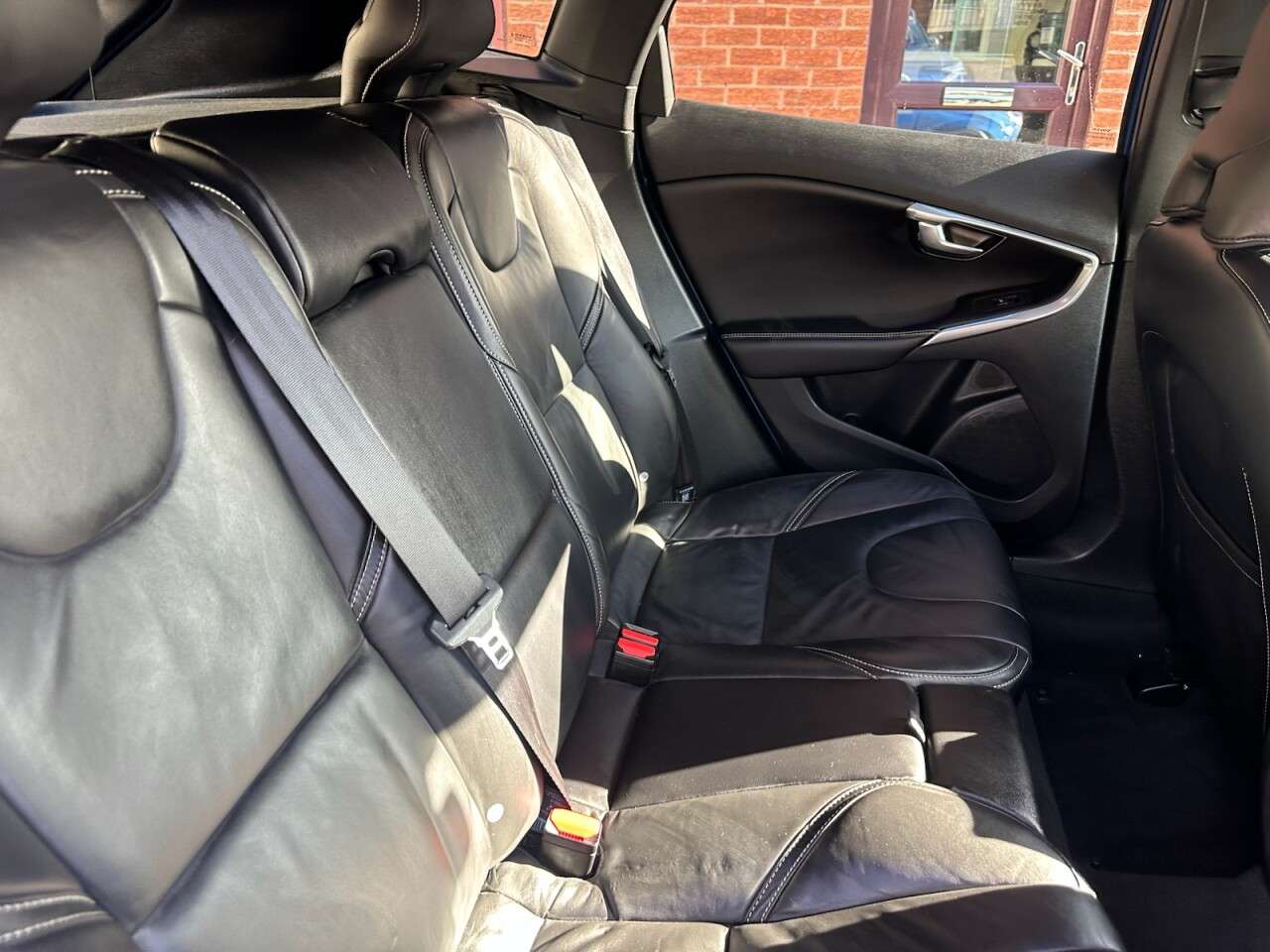 2019 VOLVO V40 2019 VOLVO V40