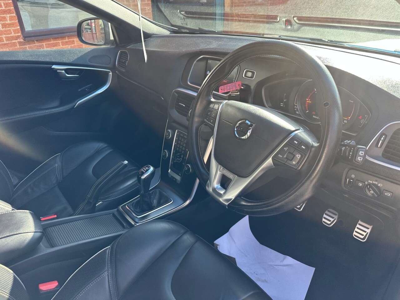 2019 VOLVO V40 2019 VOLVO V40