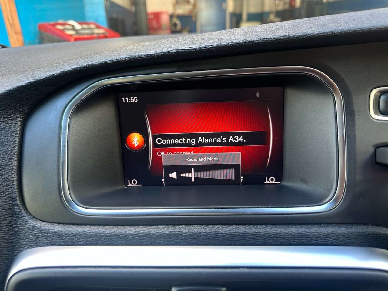 2019 VOLVO V40 2019 VOLVO V40