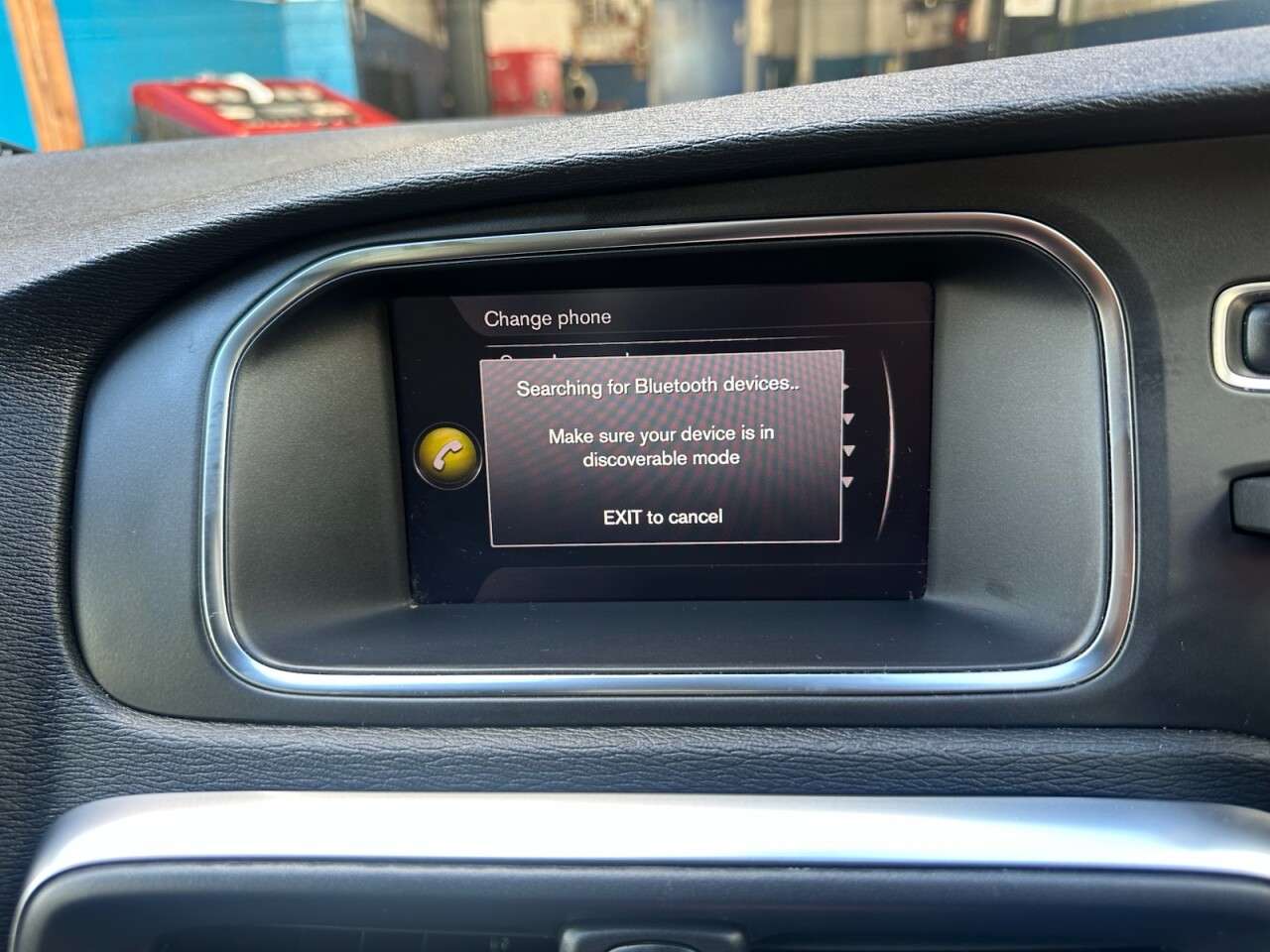 2019 VOLVO V40 2019 VOLVO V40