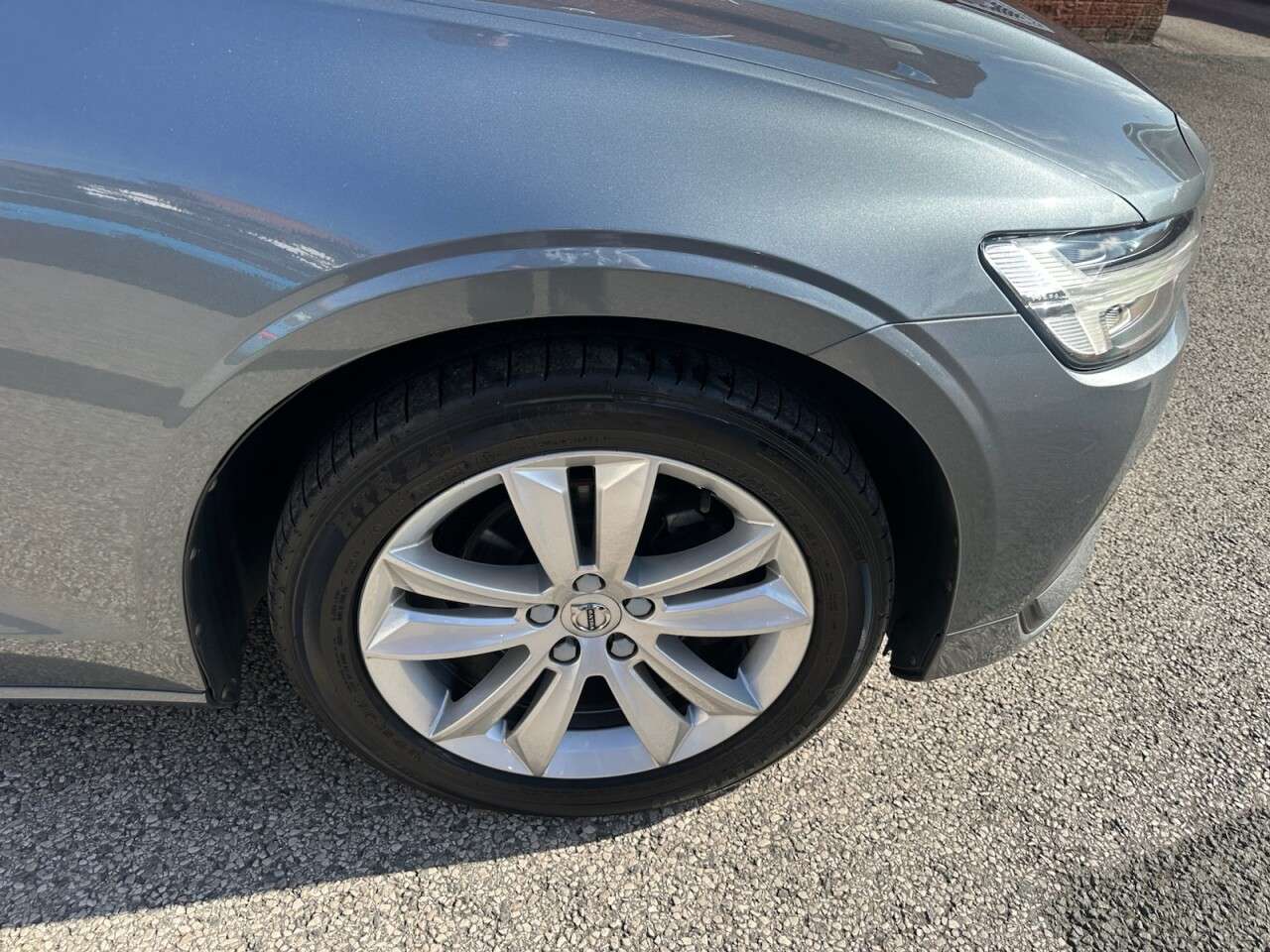 2018 VOLVO V60 2018 VOLVO V60