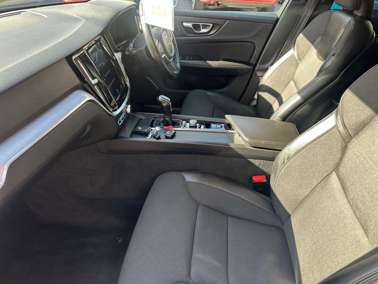 2018 VOLVO V60 2018 VOLVO V60