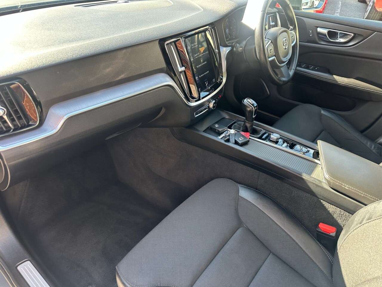 2018 VOLVO V60 2018 VOLVO V60