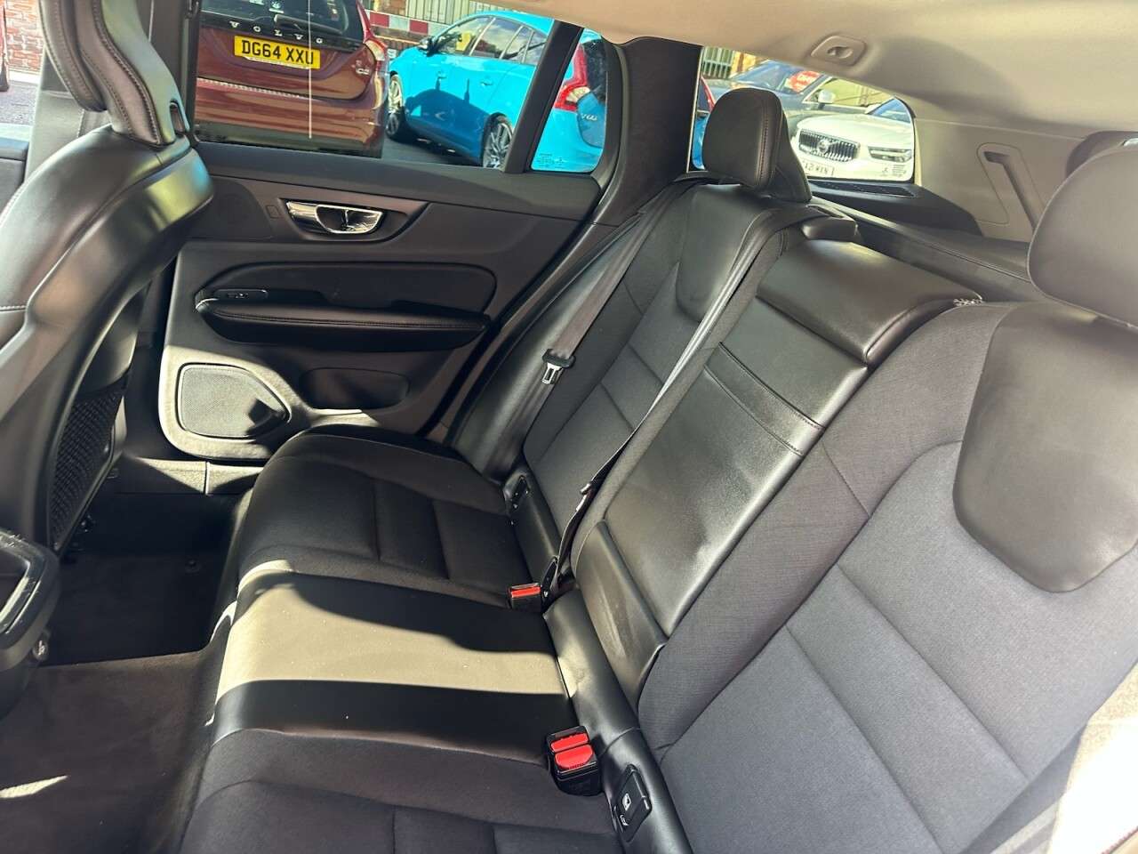 2018 VOLVO V60 2018 VOLVO V60