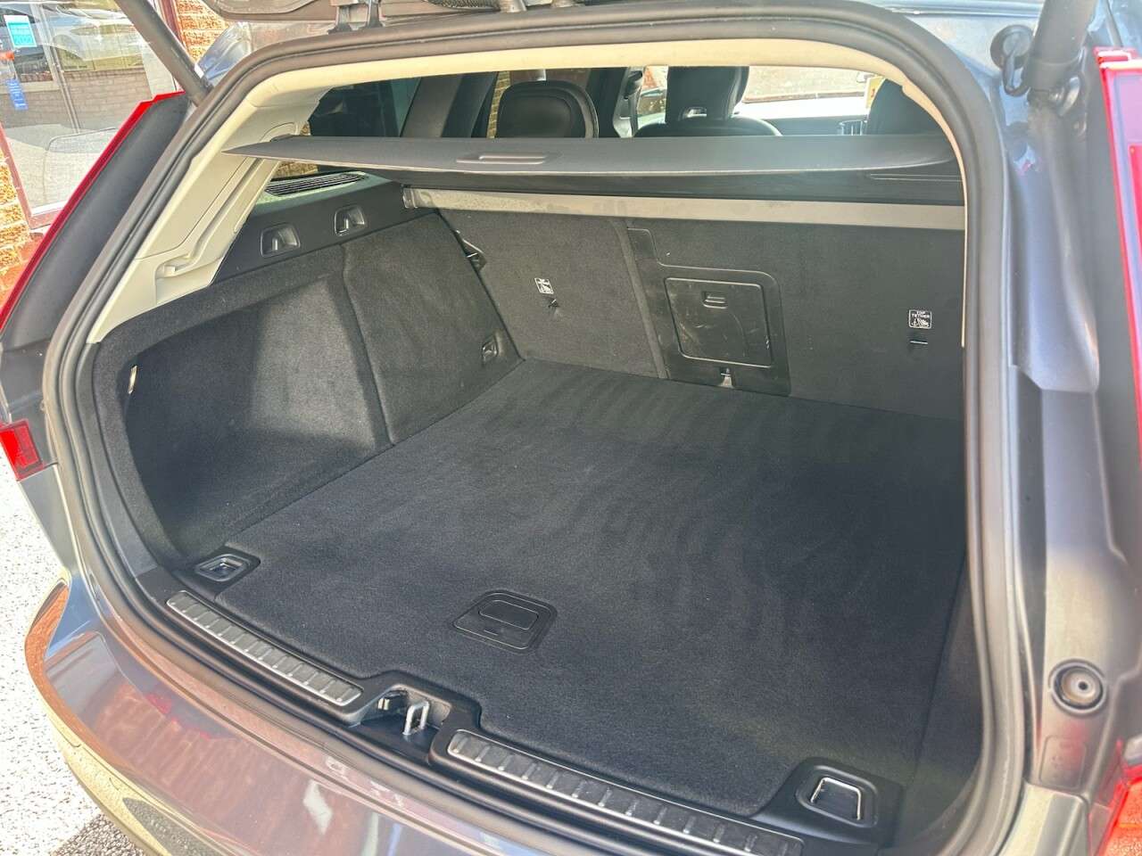 2018 VOLVO V60 2018 VOLVO V60