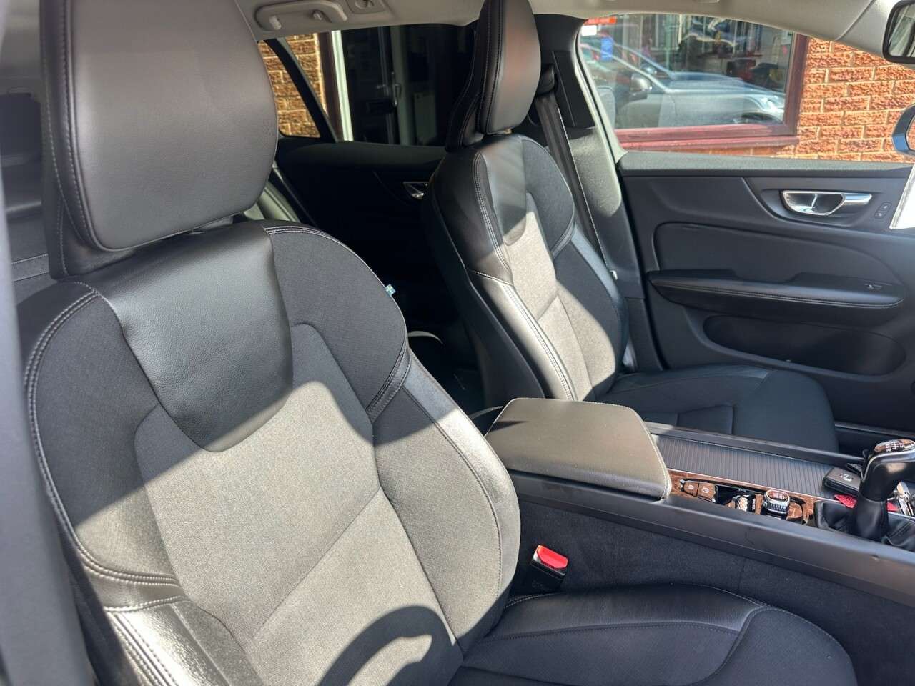 2018 VOLVO V60 2018 VOLVO V60